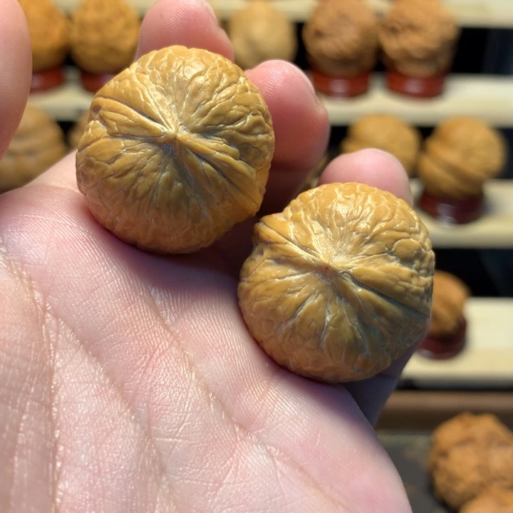 文玩核桃把件31蛇皮球