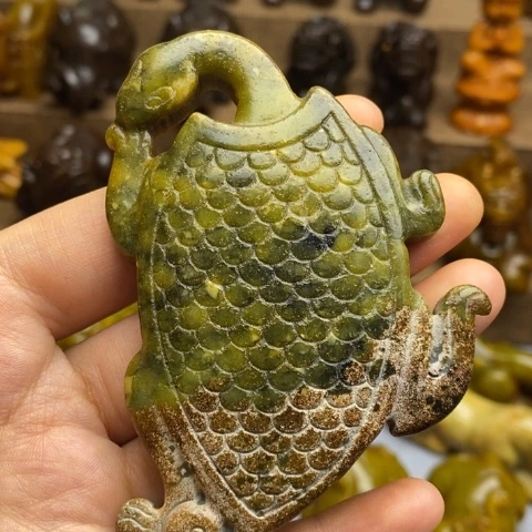 蛇纹石玉未镶嵌颈饰06