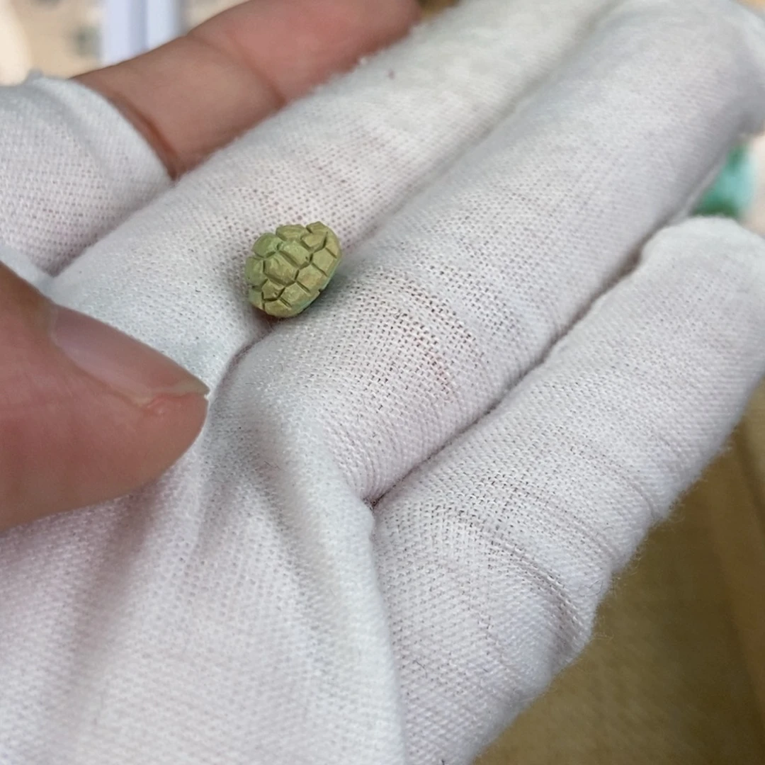 未镶嵌琥珀珠宝奇石贵****）