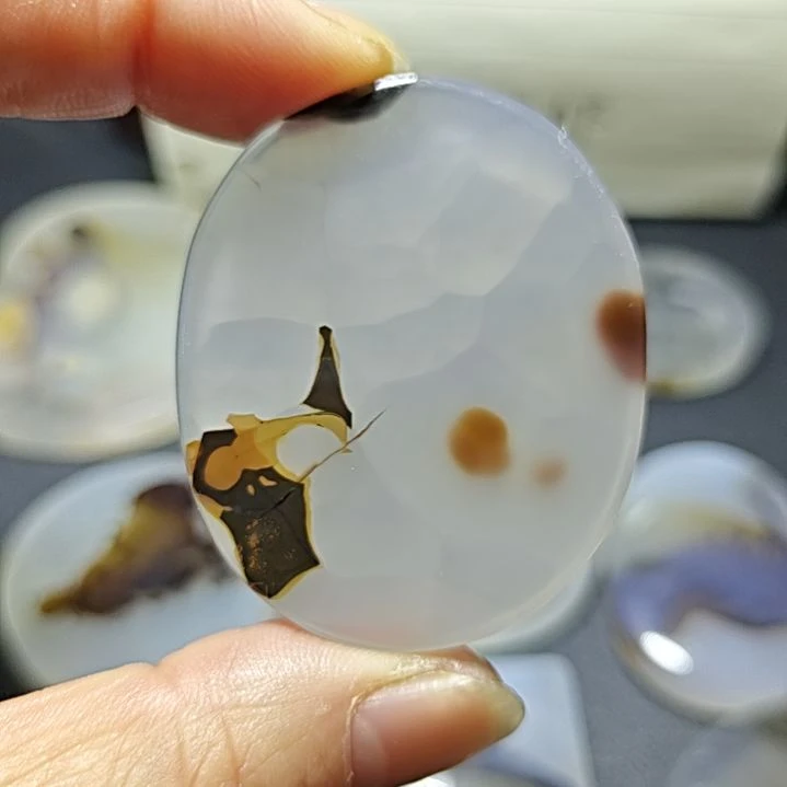 玛瑙/玉髓未镶嵌珠宝奇石