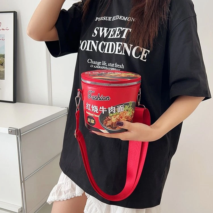 泡面包包红烧牛肉桶装面包方便面包学生斜挎包小众设计感创意背包