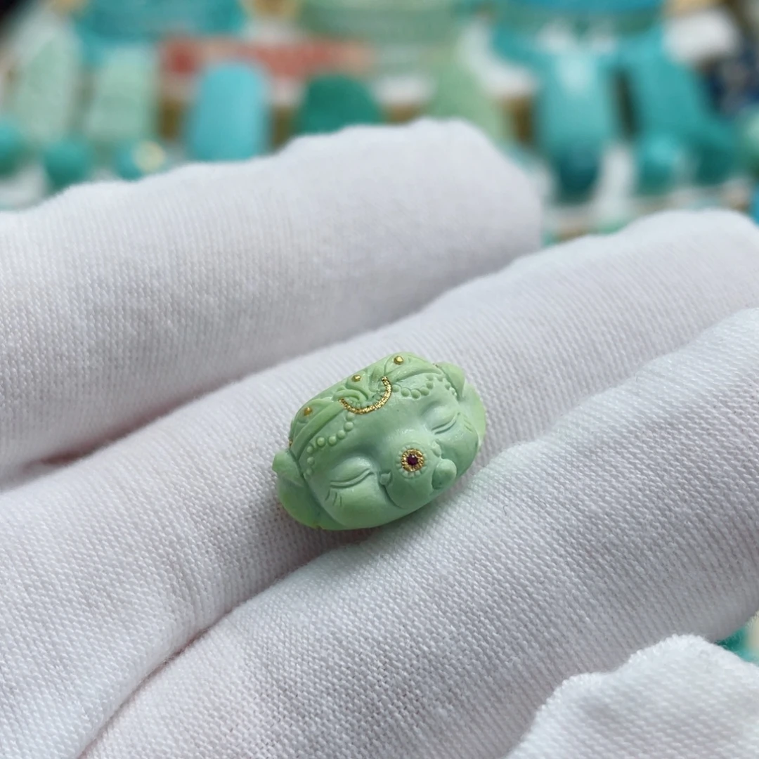 绿松石未镶嵌珠宝奇石