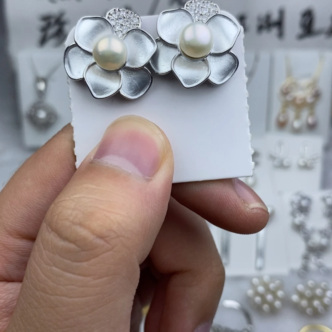 淡水珍珠未镶嵌耳饰