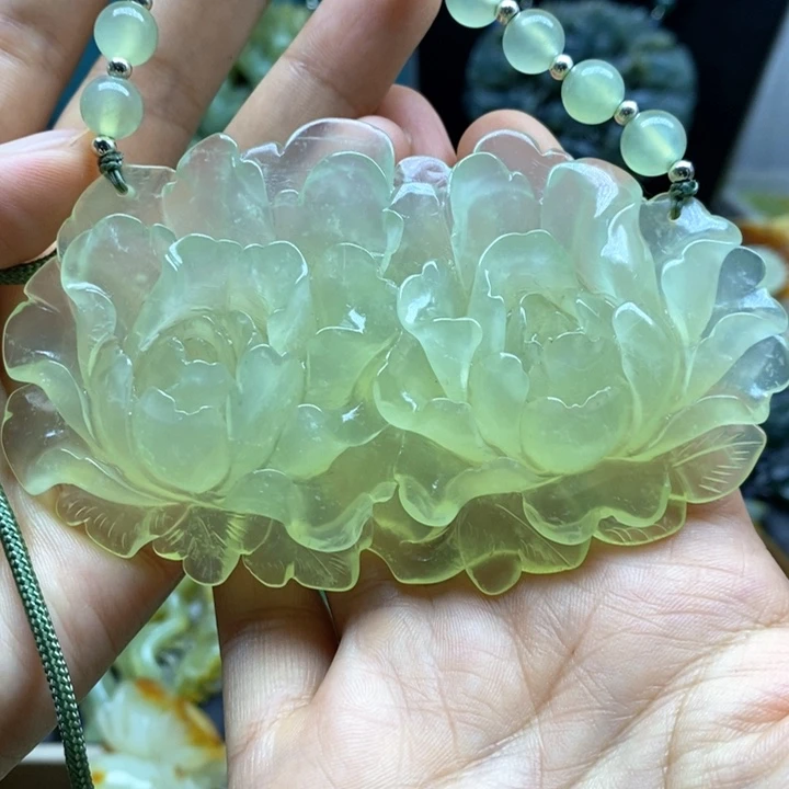 未镶嵌蛇纹石玉挂件