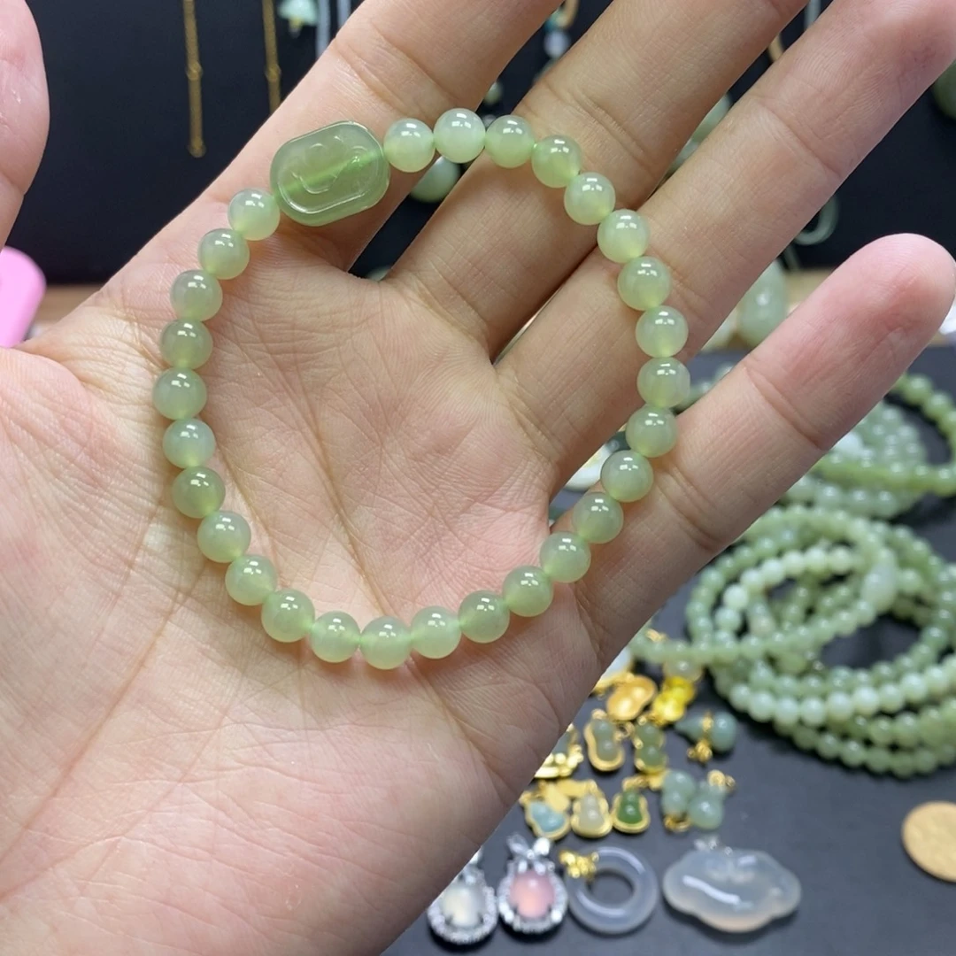 和田玉颈饰未镶嵌锦鲤手串