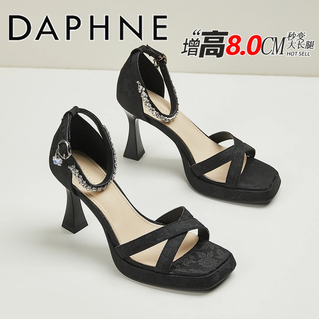 达芙妮一字带凉鞋女款夏季2025新款粗跟国风配裙子气质女鞋高跟鞋