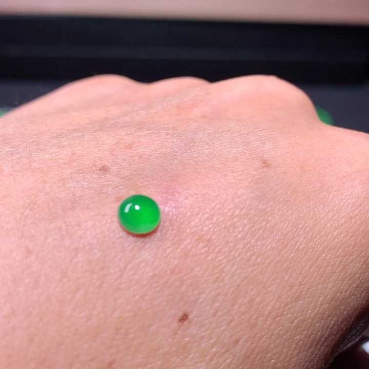 翡翠裸石冰阳绿色蛋