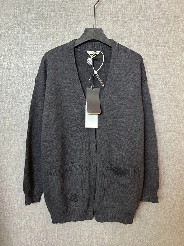 未使用 FENDI/芬迪 黑灰色开衫外套