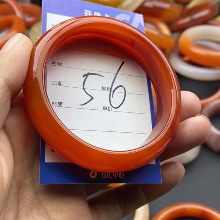 未镶嵌手镯石英质玉