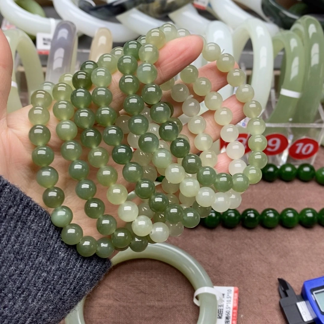 和田玉手镯未镶嵌浅色