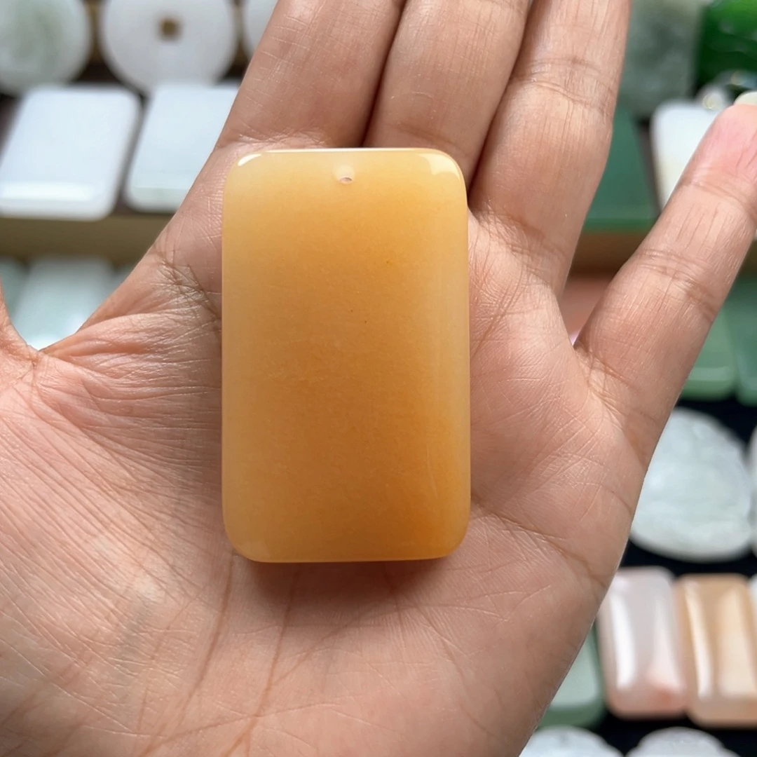 石英质玉未镶嵌颈饰