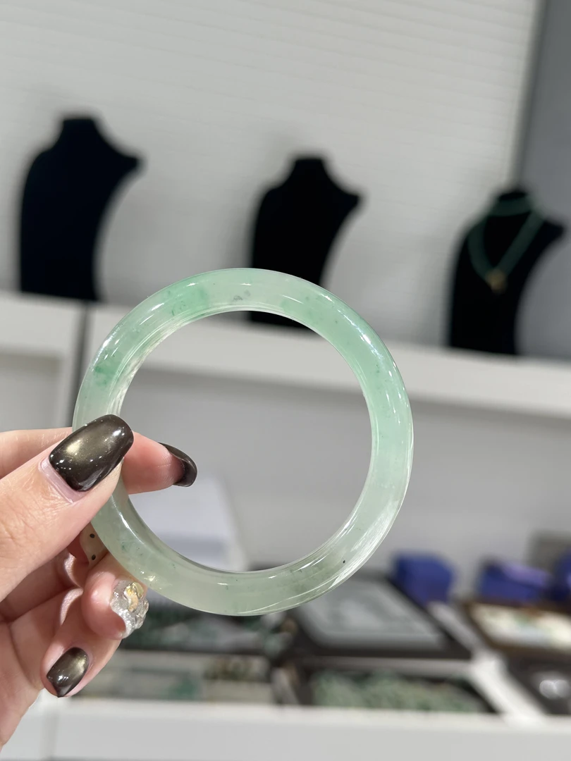 非洲翠手镯 石英质玉非洲翠冰飘花 卡50-57手镯（多样性发其一）