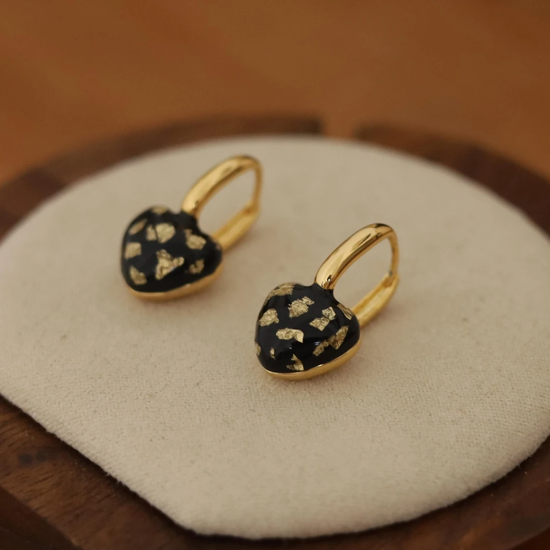 铜合金珐琅耳饰 瑞丽风女日韩爱心时尚百搭可爱耳钉小众复古精致