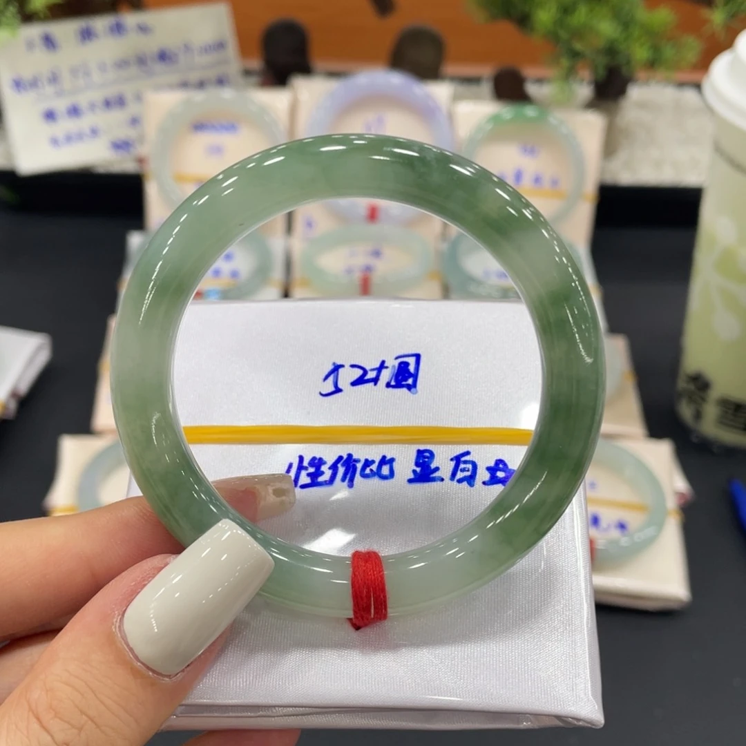 未镶嵌手镯（圆镯）翡翠缅甸翡翠手镯