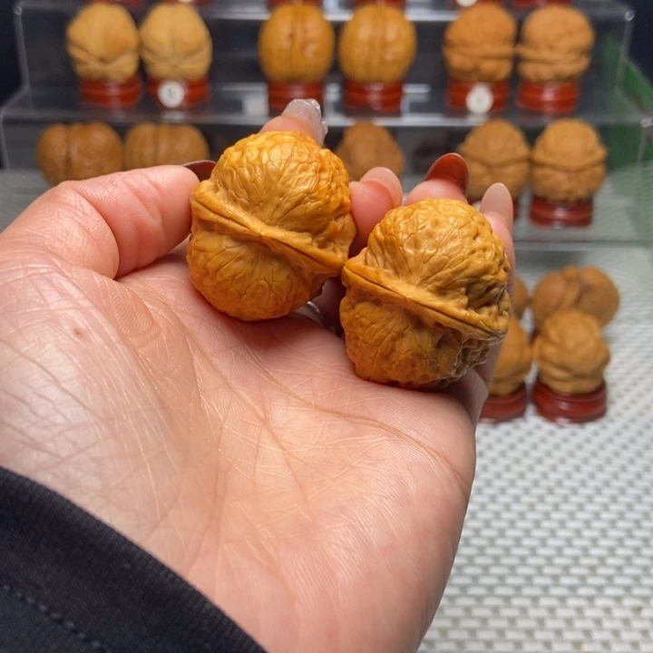 文玩核桃把件13卧莲金蟾