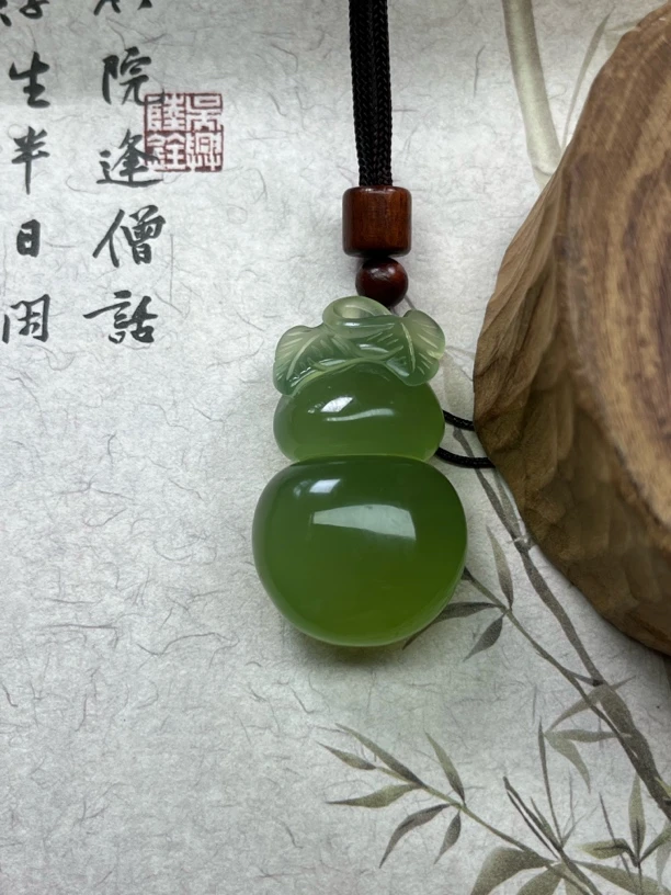 纯天然岫玉180料，葫芦，寓意有福禄，高端大气，尺寸高38✖️辽宁岫玉