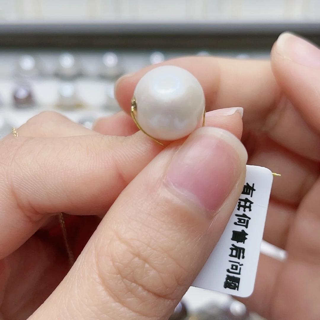 淡水珍珠颈饰18K金镶嵌