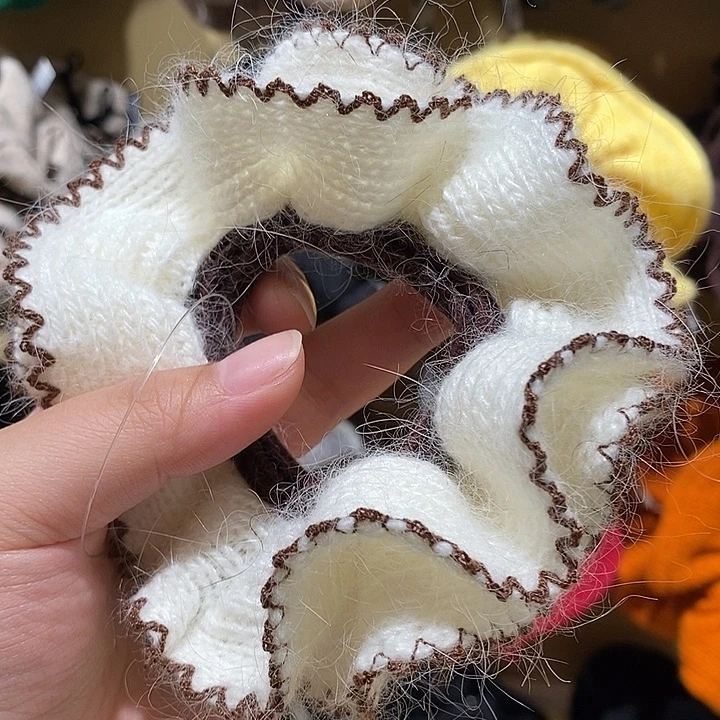 布艺非金属毛线发圈白色