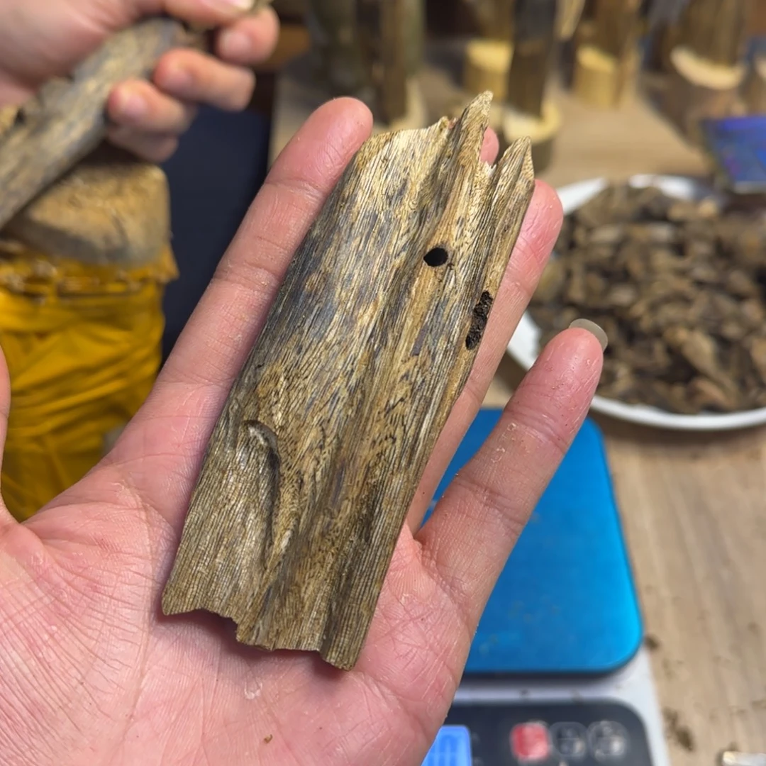 沉香沉香碎屑绿棋楠沉香原料虫漏26克