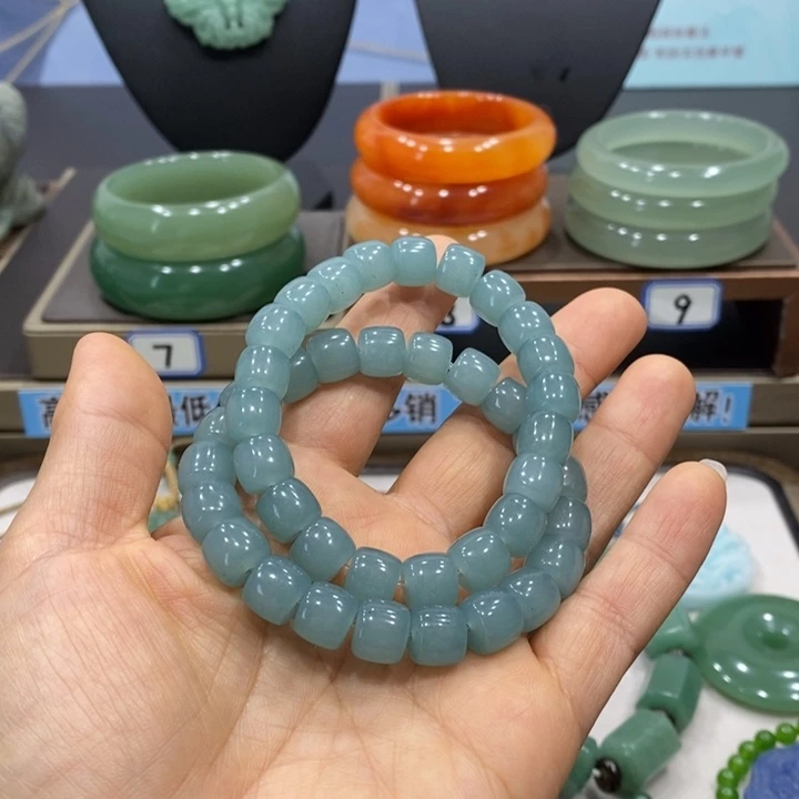 石英岩玉未镶嵌颈饰