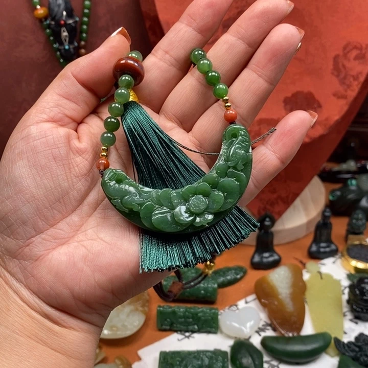 颈饰未镶嵌和田玉