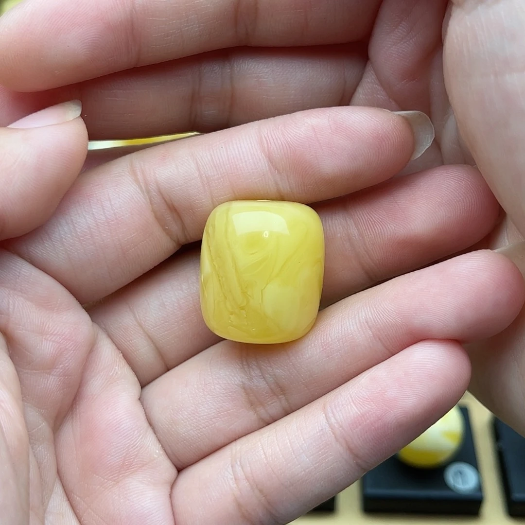 裸石琥珀未镶嵌董*蜜蜡桶珠梦微瑕