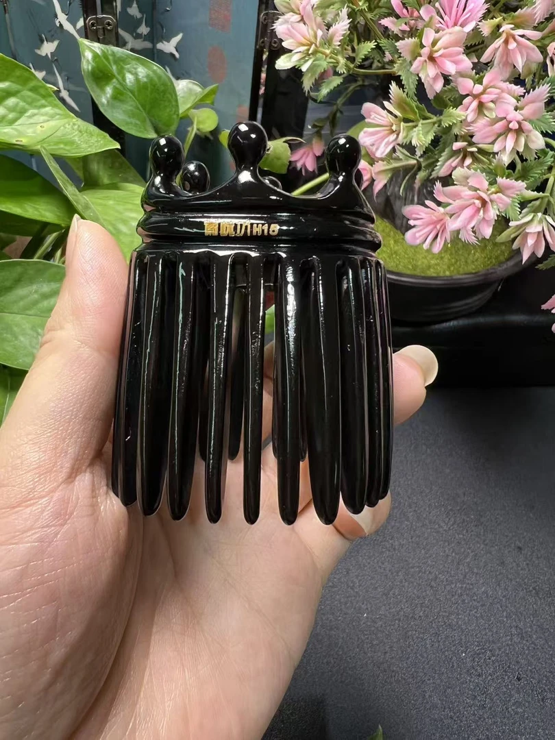 板娘专享 黑水按摩洗头梳 微瑕福利 随机发货 不退不换 -X111