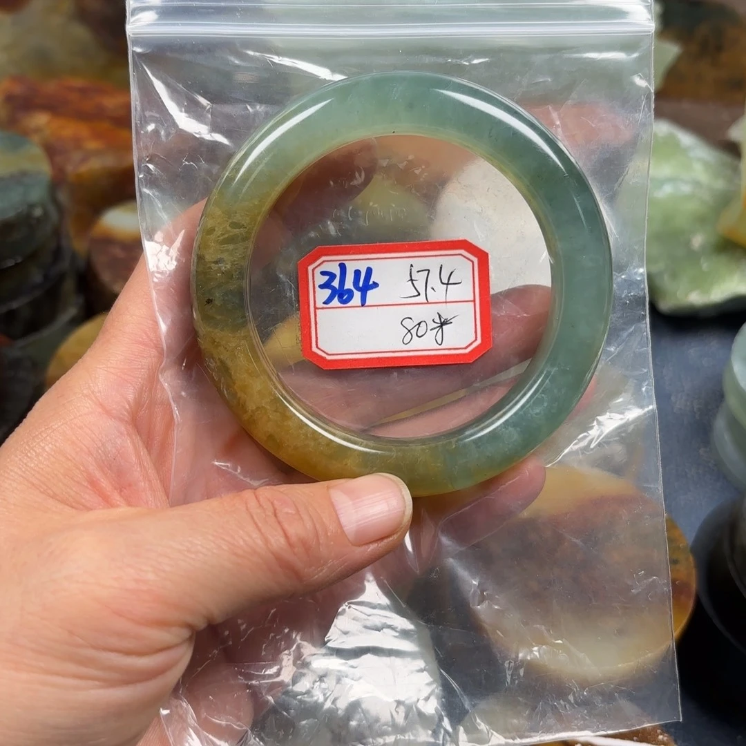周***玮蛇纹石玉未镶嵌手镯
