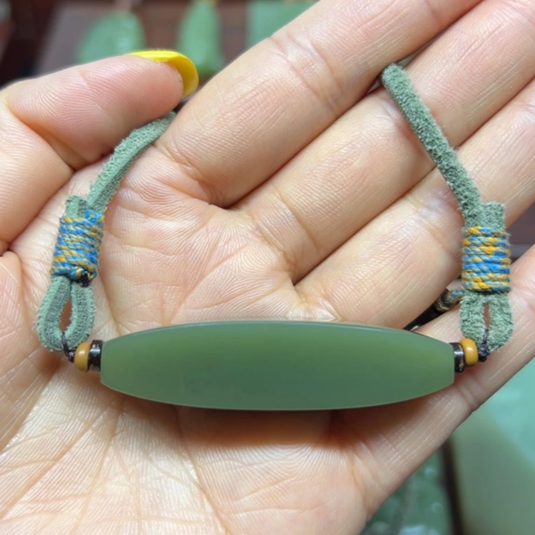 【闪购商品】岫岩老玉（透闪石质玉）颈饰未镶嵌感**见