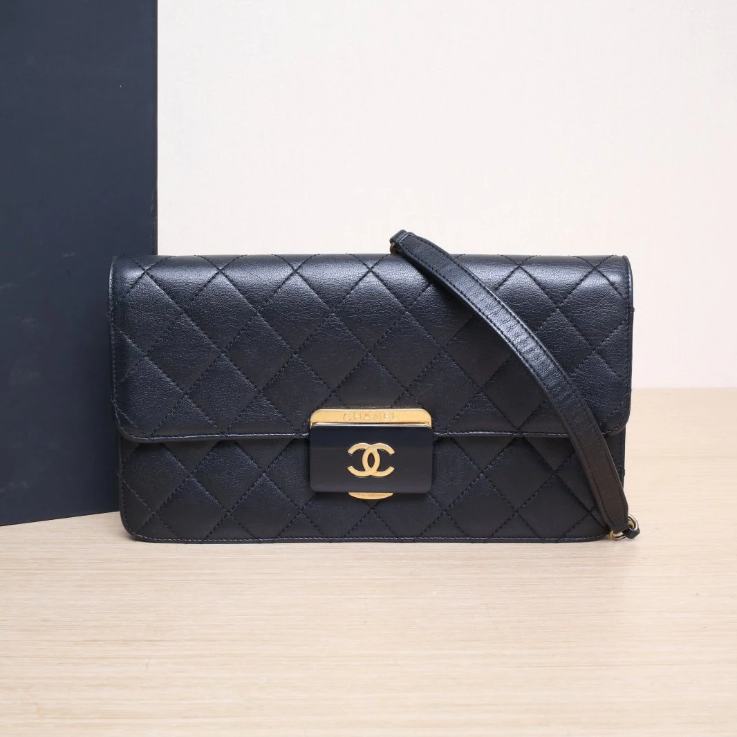 95新 Chanel/香奈儿 【娇】皮革C 22开 CF 亚克力扣单肩包 767017