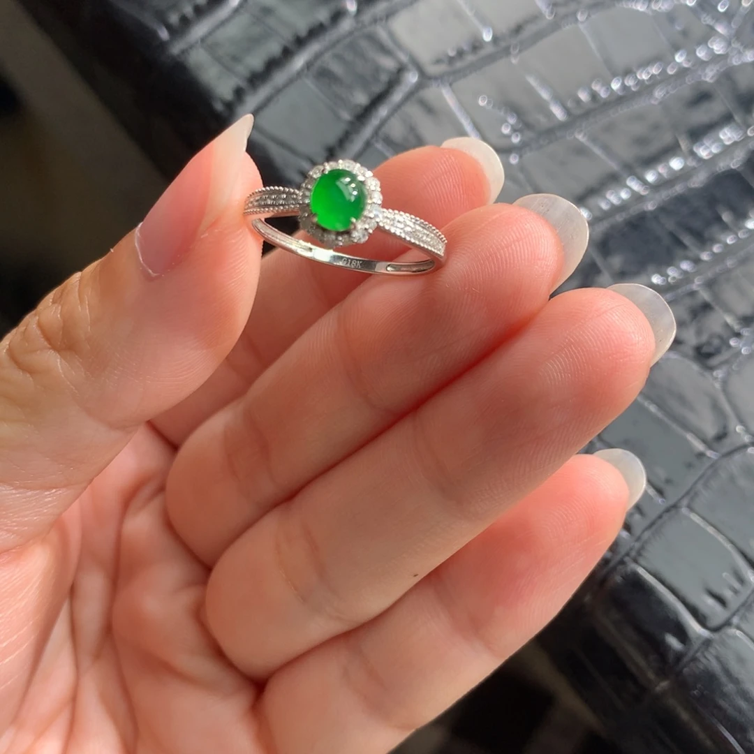 凯***行翡翠18K金镶嵌颈饰翡翠
