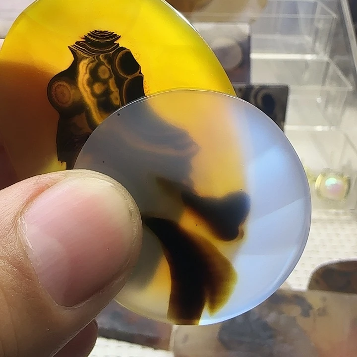 蚂***@玛瑙/玉髓未镶嵌珠宝奇石