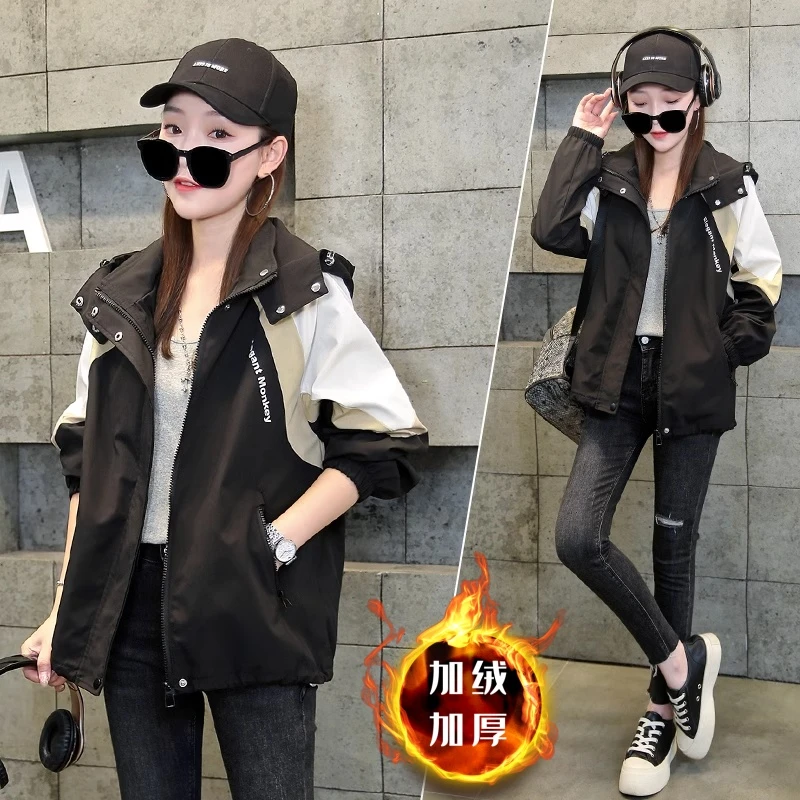 加绒加厚黑色冲锋衣女秋冬新款撞色拼接连帽夹克宽松休闲保暖外套