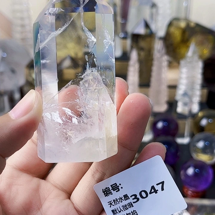 Y***.未镶嵌颈饰水晶柱