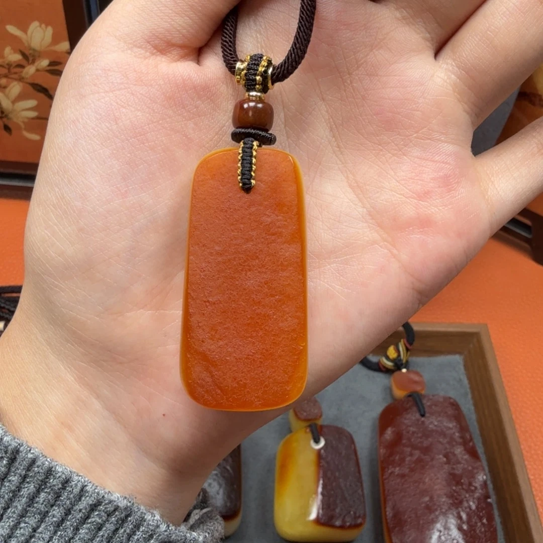 蜜蜡未镶嵌吊坠(赠链)