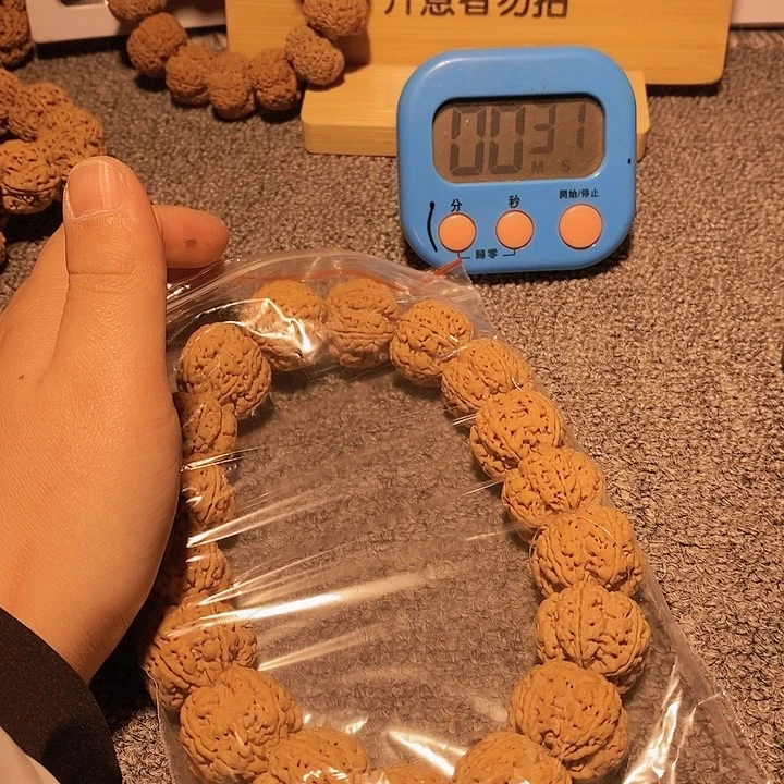 金刚菩提手串꧁****꧂在下