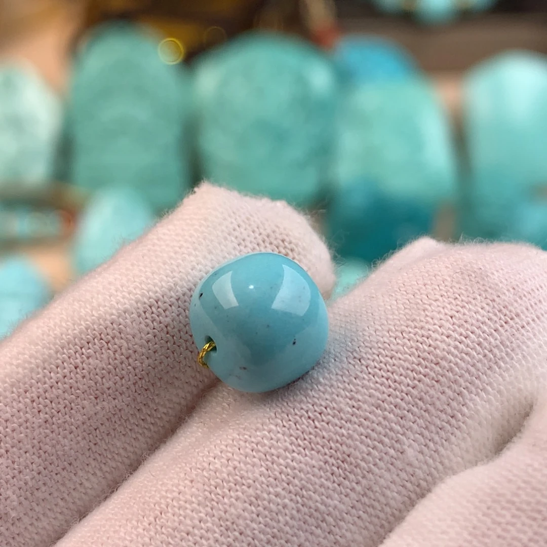 小***阿绿松石未镶嵌老型卡9.5