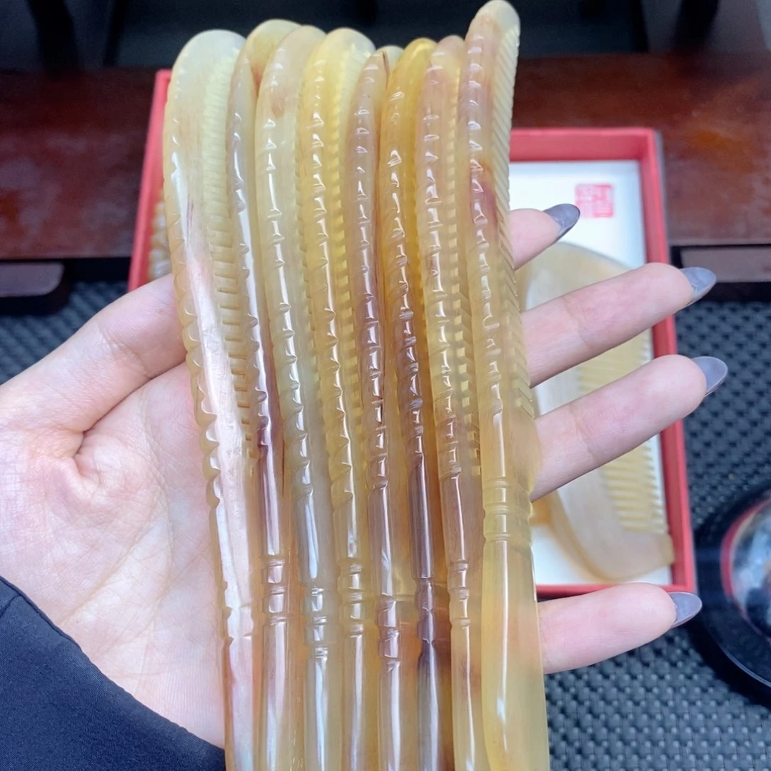 纯手工制作纯牛角梳子