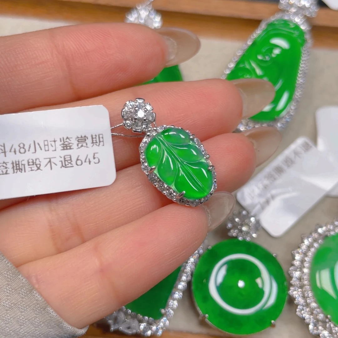 颈饰银S925镶嵌翡翠