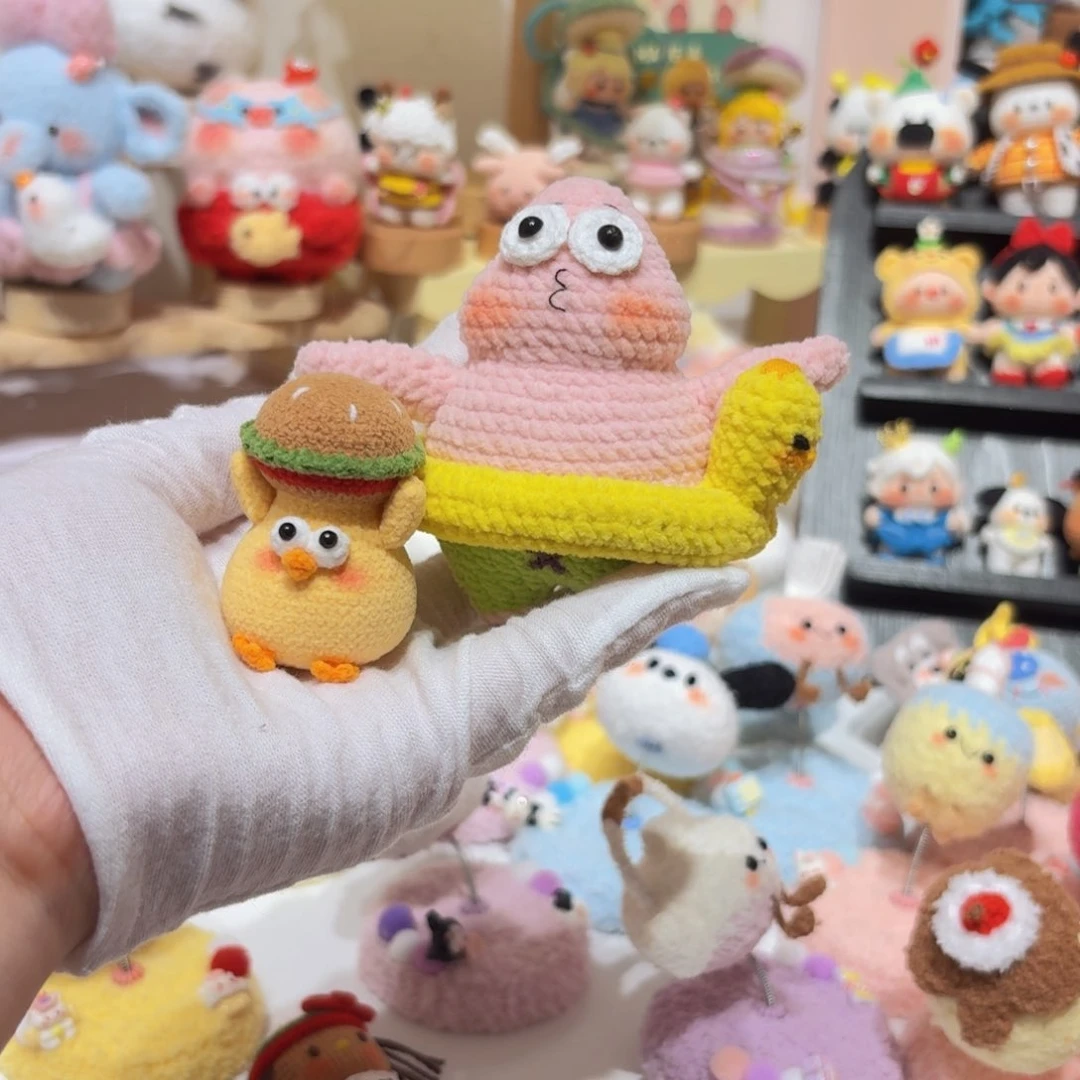 针织品榴莲的摆件
