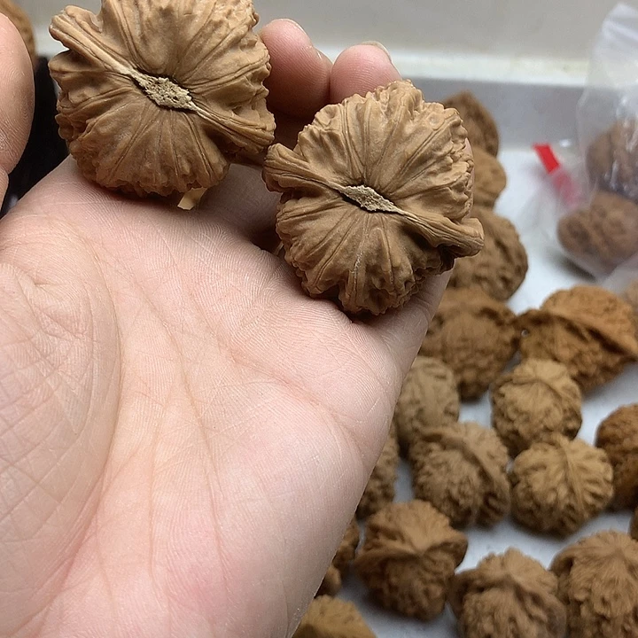 辣***睛吊坠文玩核桃46白狮子
