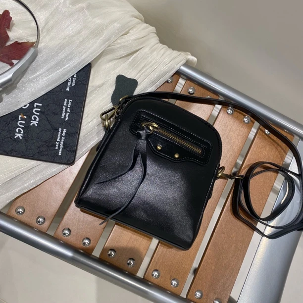 【头层牛皮】真皮女包单肩斜挎包8022黑色