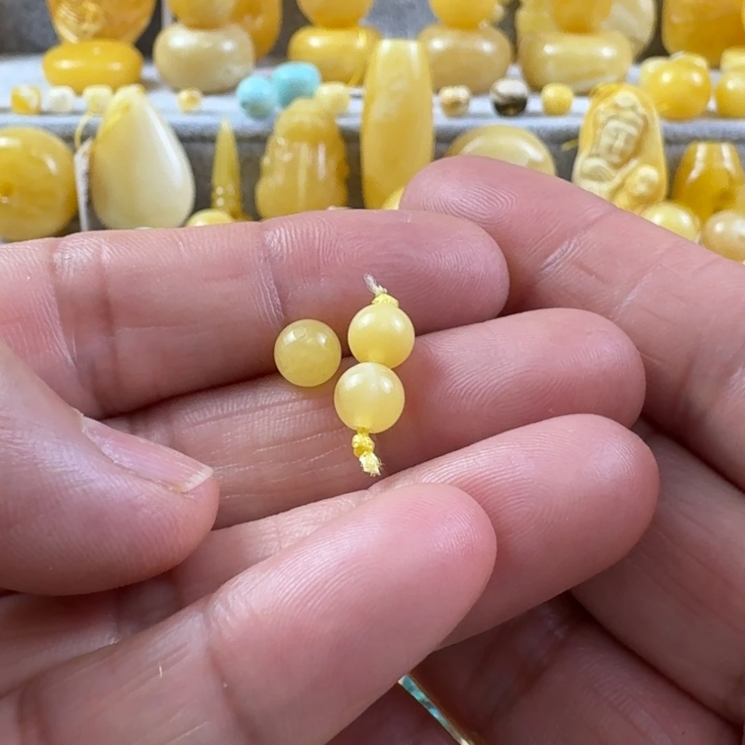 静***…蜜蜡未镶嵌裸石19杂