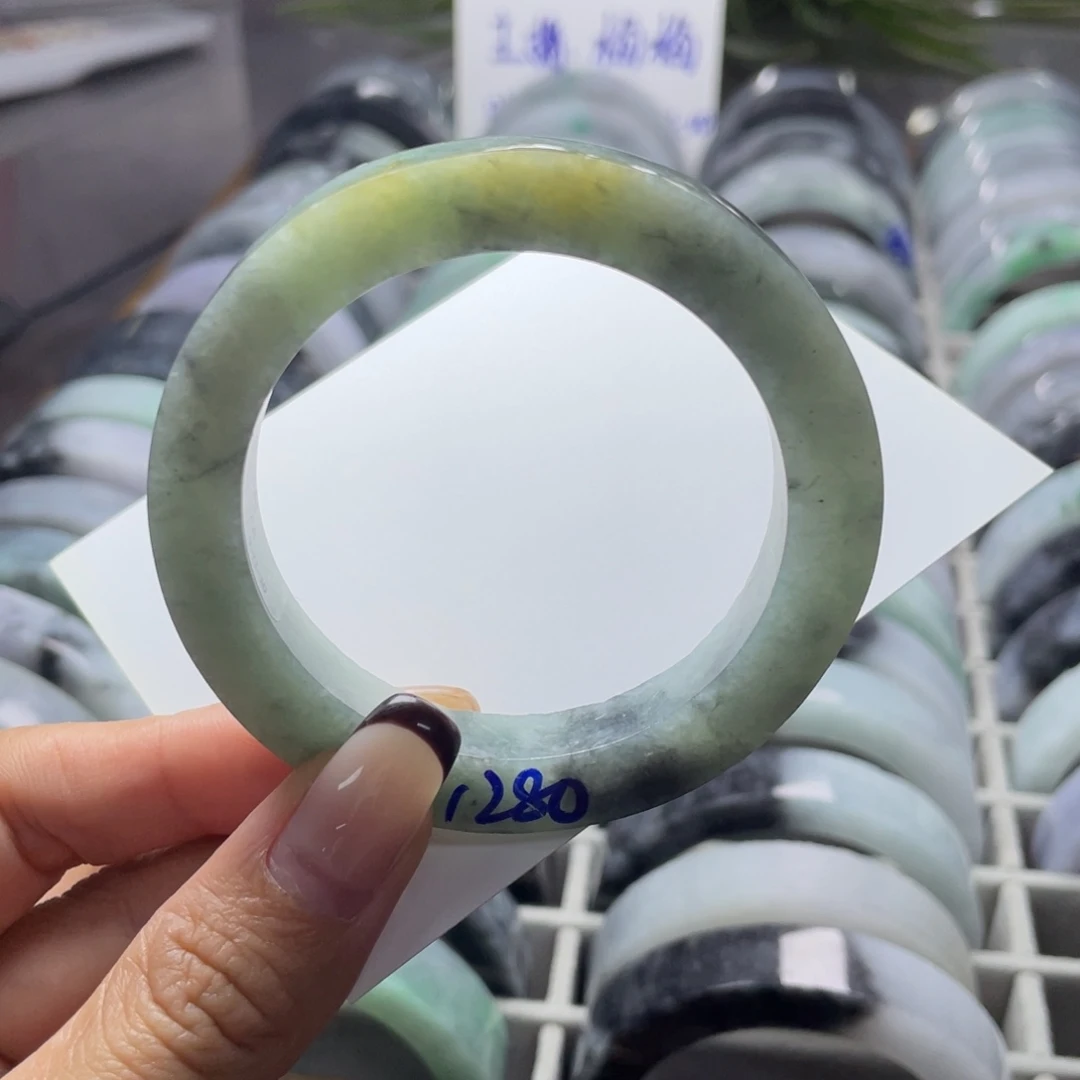 定制翡翠未镶嵌翡翠手镯
