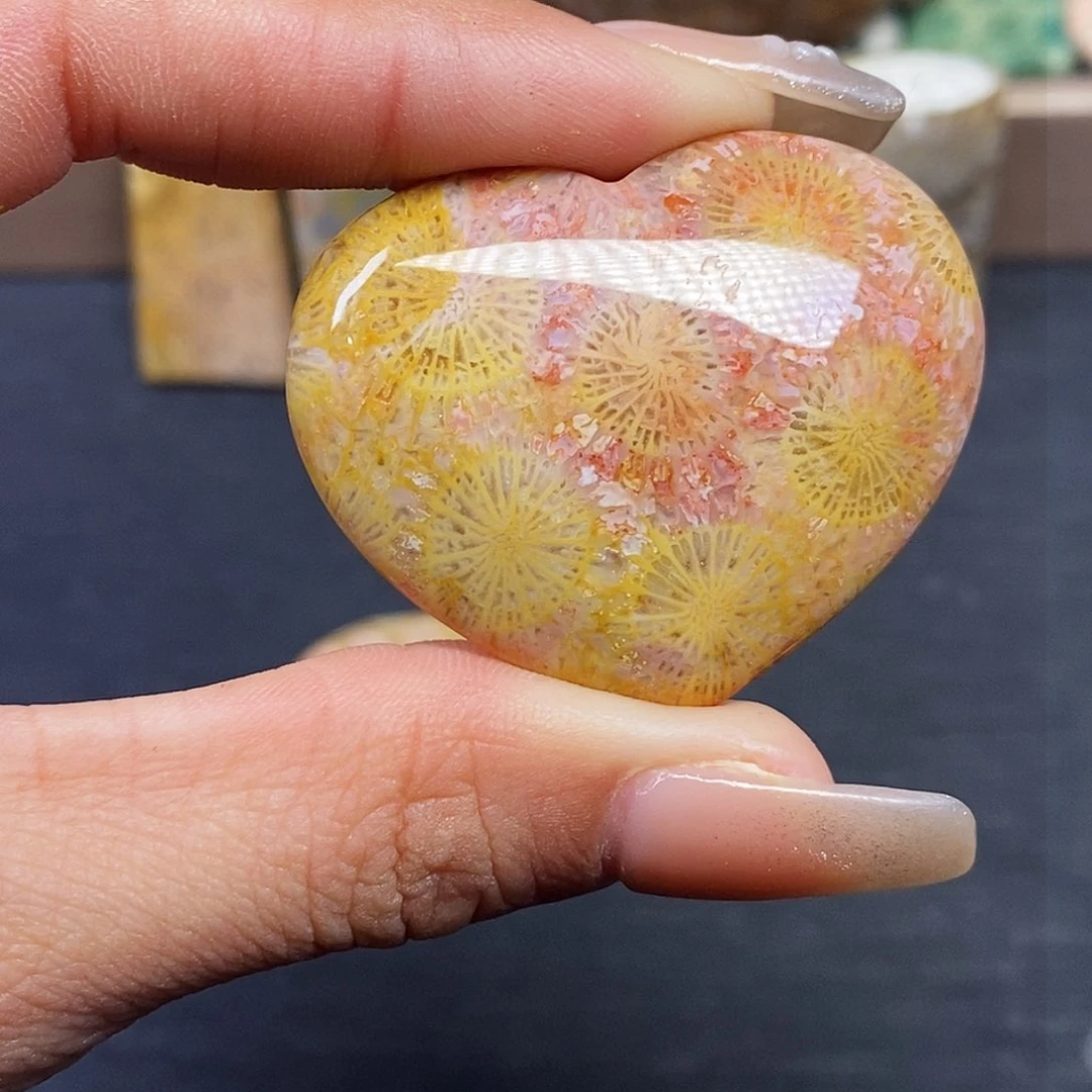 硅化玉颈饰合金古**月