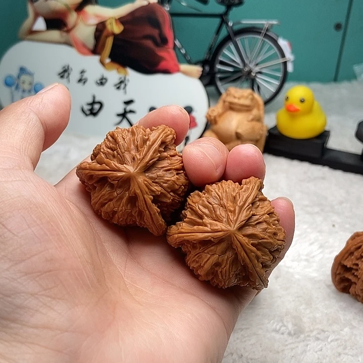 文玩核桃把件M***、三棱