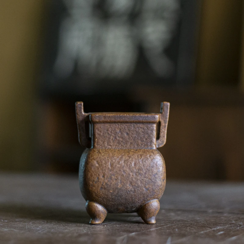 【坐饮亭竹】酱釉四方鼎香炉（Q0505）