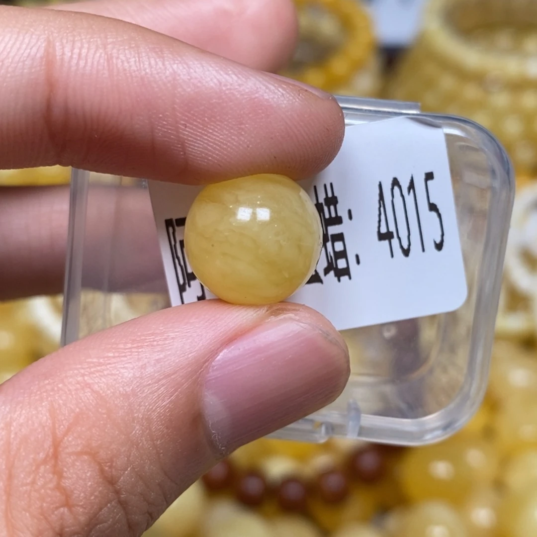 蜜蜡未镶嵌珠宝奇石4015