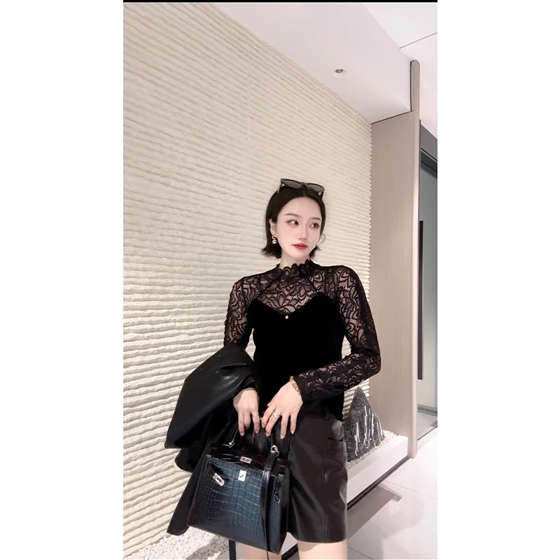 2025秋季时尚百搭气质显瘦女人味 拼接蕾丝植绒打底长袖立领T恤