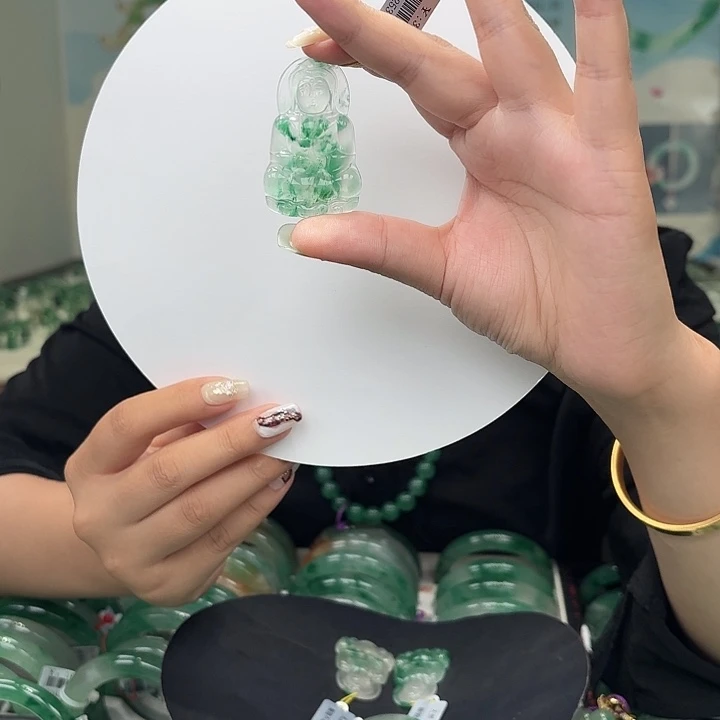 石英质玉（非洲翠）未镶嵌吊坠(不含链)